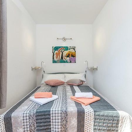 روفينج Apartment Sara المظهر الخارجي الصورة