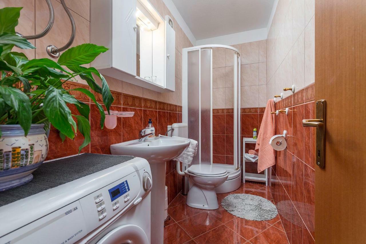 روفينج Apartment Sara المظهر الخارجي الصورة