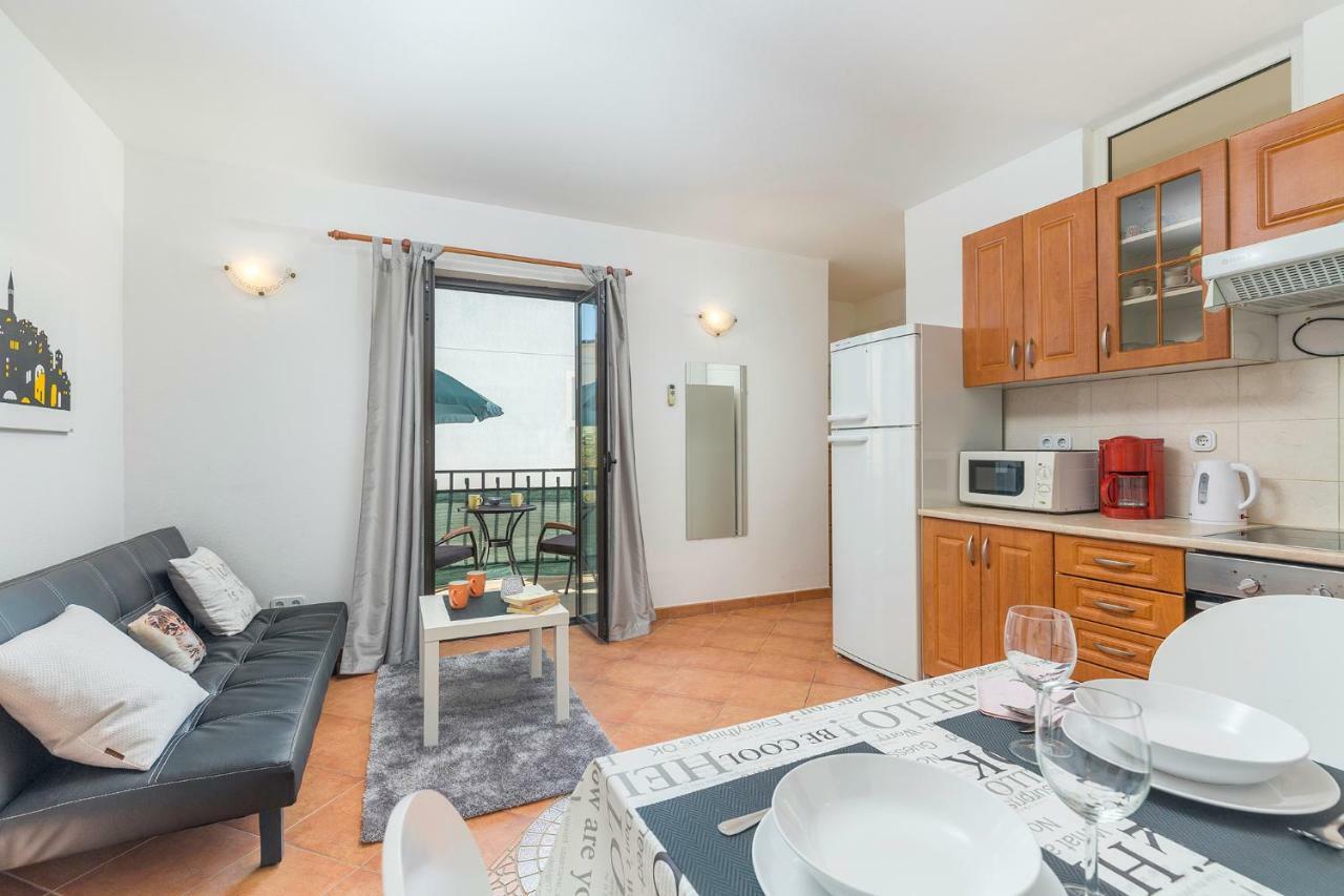 روفينج Apartment Sara المظهر الخارجي الصورة
